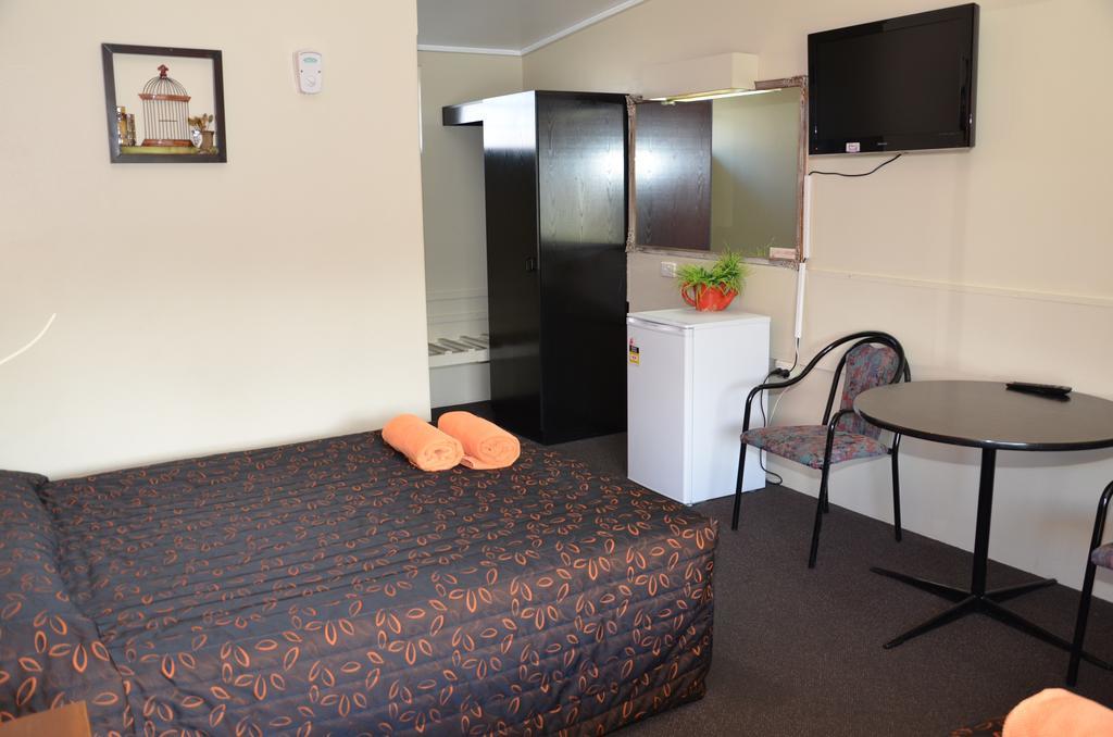 Warwick Motor Inn Εξωτερικό φωτογραφία
