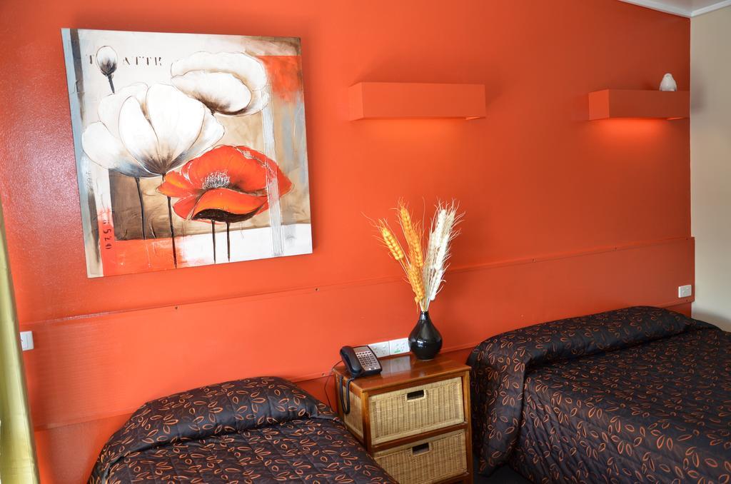 Warwick Motor Inn Δωμάτιο φωτογραφία