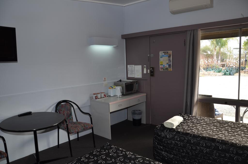 Warwick Motor Inn Εξωτερικό φωτογραφία