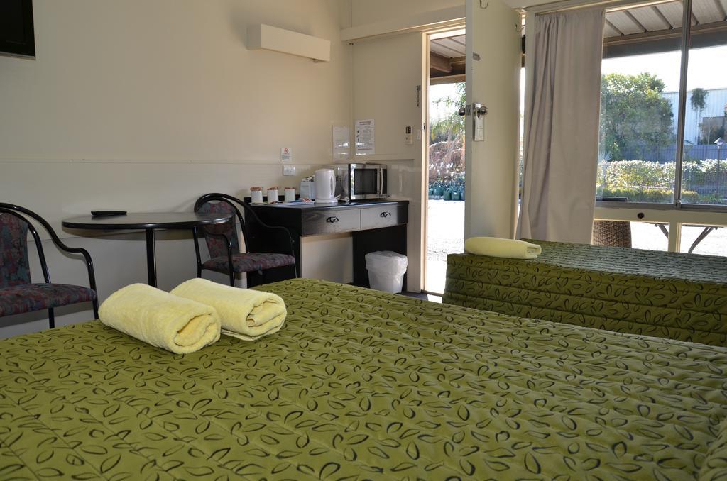 Warwick Motor Inn Εξωτερικό φωτογραφία