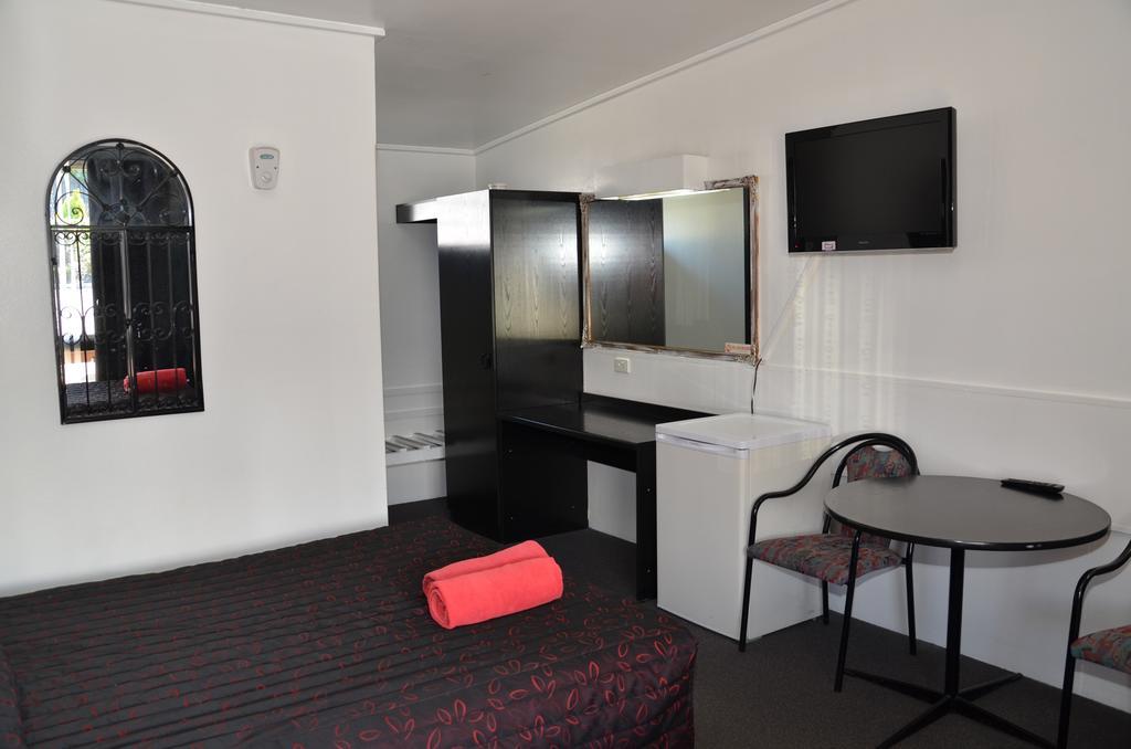 Warwick Motor Inn Εξωτερικό φωτογραφία