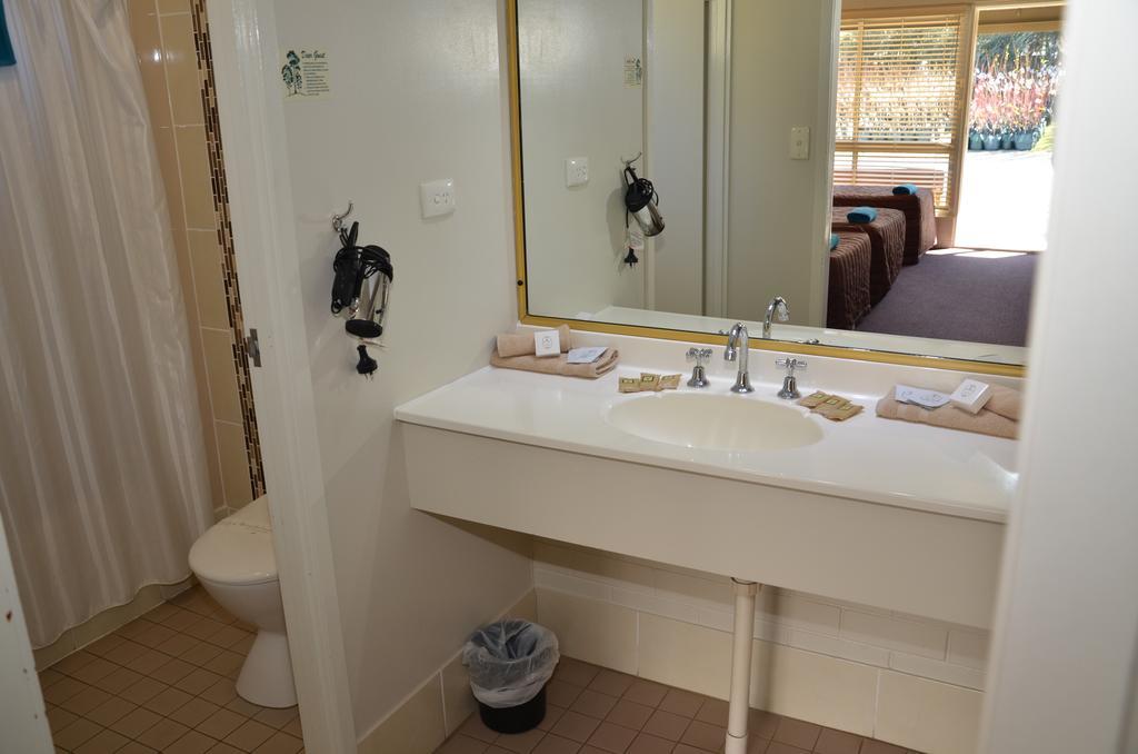 Warwick Motor Inn Εξωτερικό φωτογραφία