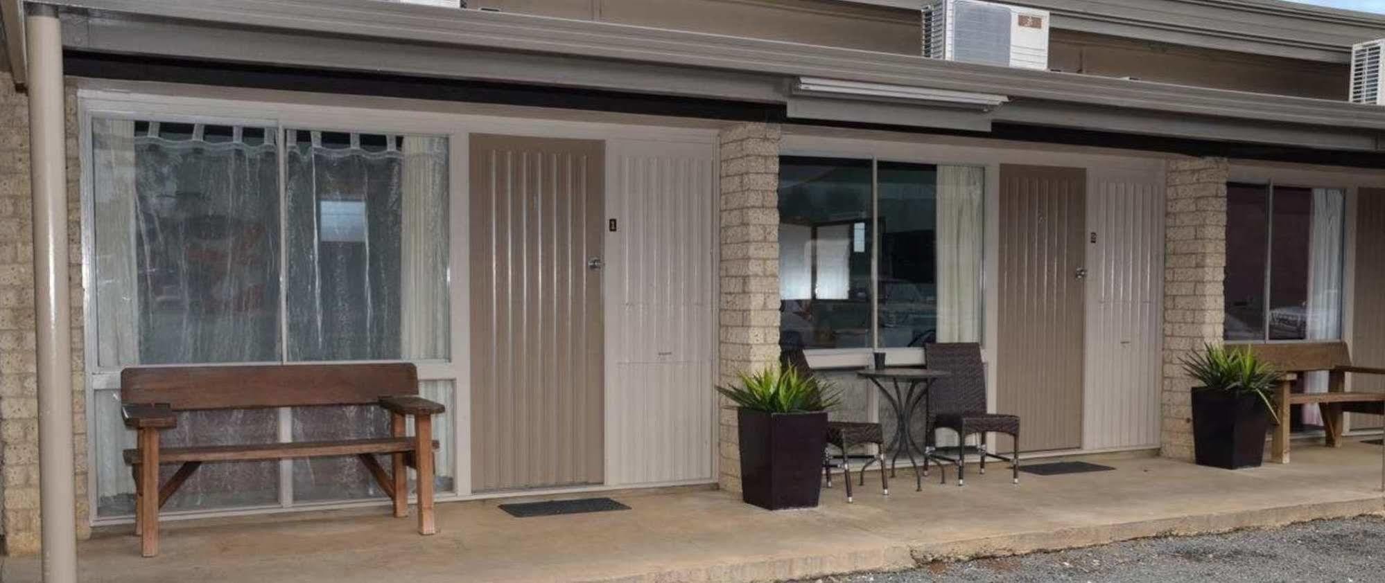 Warwick Motor Inn Εξωτερικό φωτογραφία