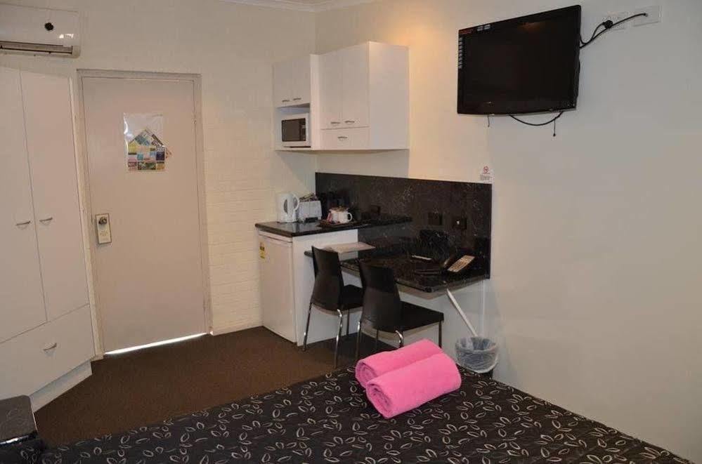Warwick Motor Inn Εξωτερικό φωτογραφία