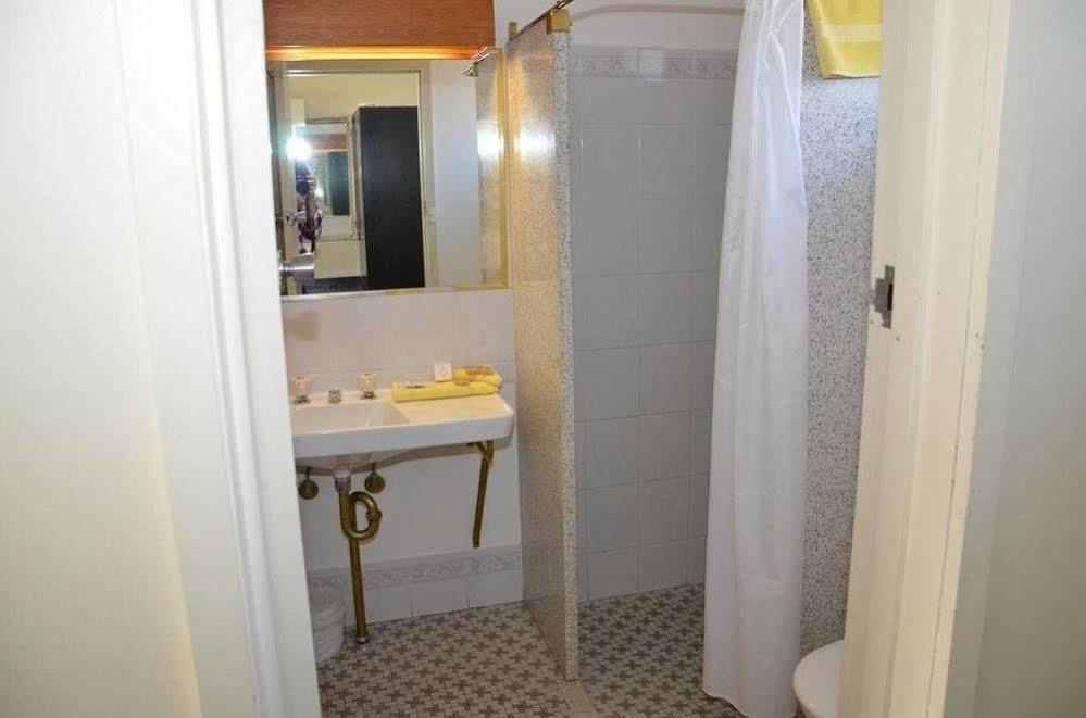 Warwick Motor Inn Εξωτερικό φωτογραφία