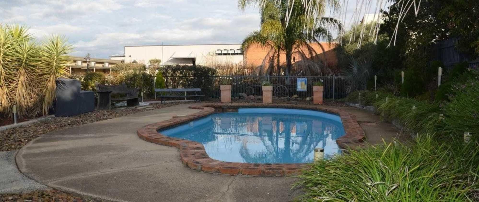 Warwick Motor Inn Εξωτερικό φωτογραφία